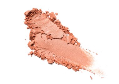 Düz fırça darbesi. Beyaz arka planda izole edilmiş kozmetik güzellik ürünü örneği olarak kırık göz fonu temeli