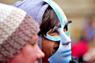 Lodz 'daki Lodz Polonya Karnavalı: Son karnaval haftası boyunca Piotrkowska Caddesi' nde büyük bir geçit töreni