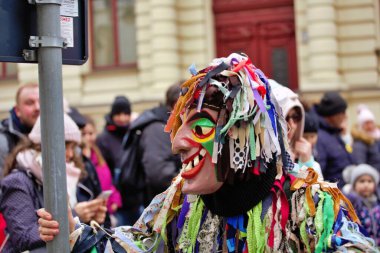 Lodz 'daki Lodz Polonya Karnavalı: Son karnaval haftası boyunca Piotrkowska Caddesi' nde büyük bir geçit töreni