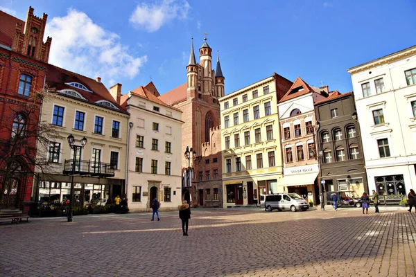 2020年4月7日 市内の歴史地区にある古い建物の一つの壁 トルンはポーランドで最も古い町の一つです — ストック写真