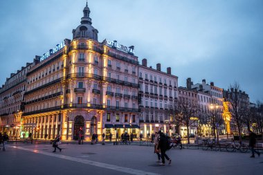 Otel Le Royal manzaralı gece lüks bir Mgalery oteli ve...