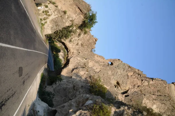 Camino Con Una Hermosa Cueva — Foto de Stock