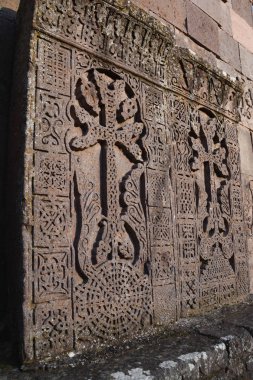 Bir haçkar, Ermeni haç taşı olarak da bilinir. İlk gerçek haçkarlar 9. yüzyılda ortaya çıktı.