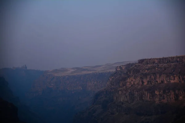 Canyon Bonito Distância Igreja Saghmosavank — Fotografia de Stock