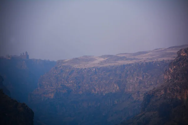 Canyon Bonito Distância Igreja Saghmosavank — Fotografia de Stock