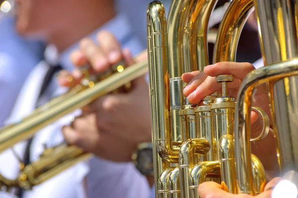 Tuba i trąbka w orkiestra dęta — Zdjęcie stockowe