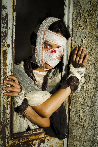 Hátborzongató horror nő — Stock Fotó