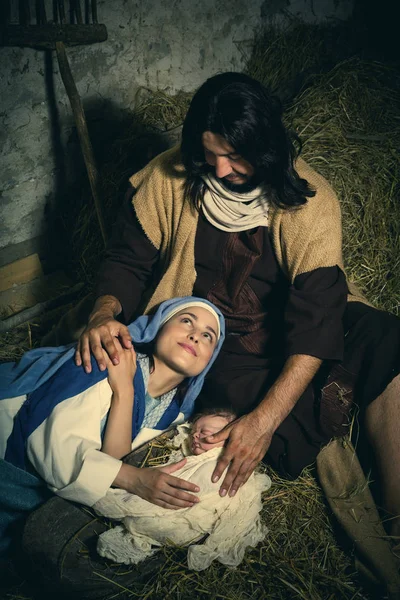 Unavení rodiče v vánoční betlém — Stock fotografie
