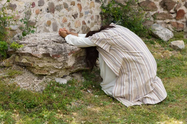 Иисус молился в отчаянии в гетсимании — стоковое фото