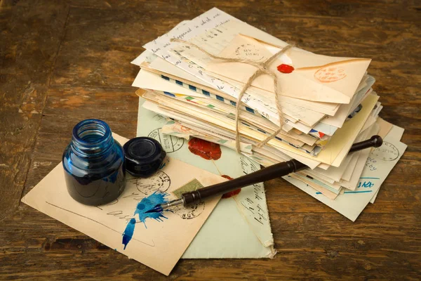 Antique letters and ink well — Stock Photo, Image