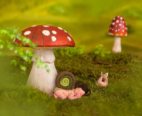 Baby sleeping in fairytale background — Stock Photo, Image