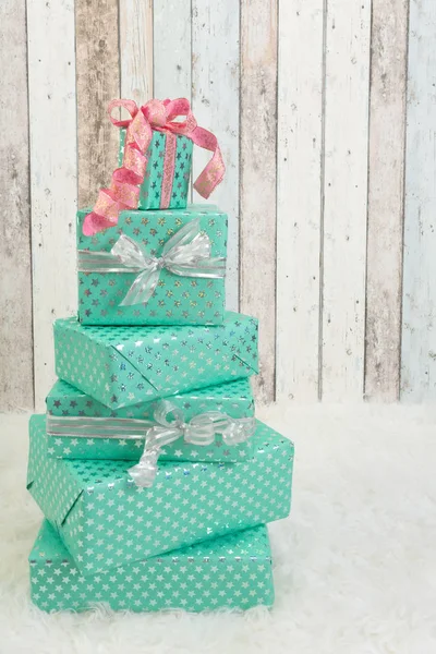 Ingerichte cadeaus voor kerst — Stockfoto