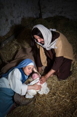 Fedakar anne Noel doğum sahnesi