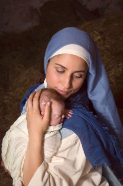 Mary sarılma bebek İsa