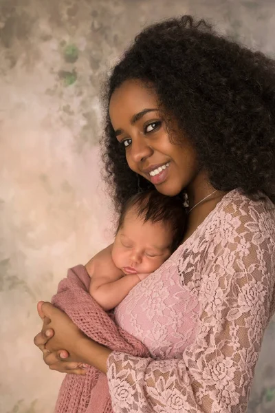 Loving mother with newborn baby — Stock Photo, Image