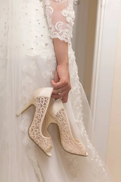 Деталь весільного взуття — стокове фото
