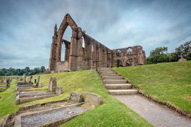Bolton Abbey mezar taşları