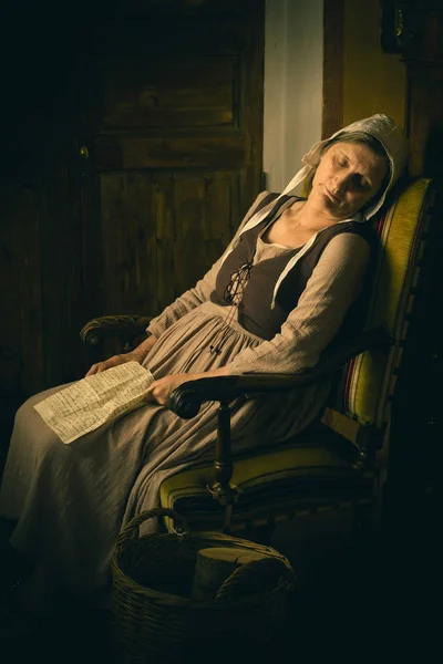 Mulher adormecida estilo renascentista — Fotografia de Stock