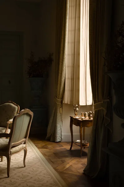 Fenêtre dans le château médiéval français — Photo