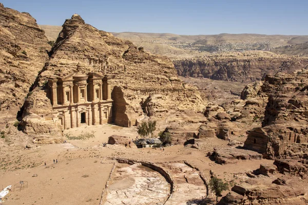 Vista Sul Monastero Petra Giordania Una Giornata Sole Con Cielo — Foto Stock