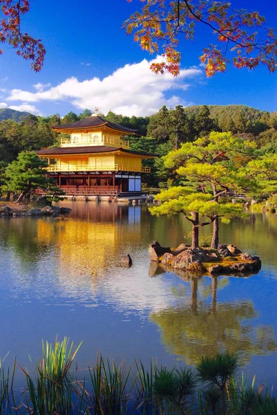 Kinkakuji (Golden Temple) in Kyoto, Japan — Stock Photo, Image