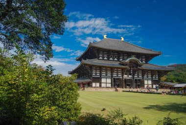 Nara, Japonya - 25 Ekim 2014: Nara, Japonya 'daki Todaiji Tapınağı