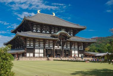 Nara, Japonya - 25 Ekim 2014: Nara, Japonya 'daki Todaiji Tapınağı