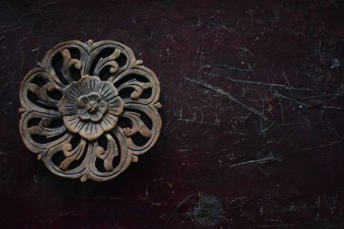 Karmaşık bir oyma ahşap döşeme