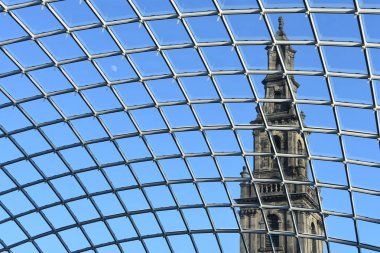 Holy Trinity Kilisesi spire cam tavana Leeds Trinity alışveriş merkezi