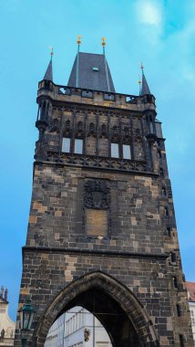 Prag, Çek Cumhuriyeti 'ndeki Charles Köprüsü üzerinde Eski Şehir Köprüsü