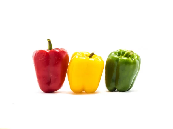 Paprika is ingrediënt in een gezonde voeding op witte achtergrond — Stockfoto