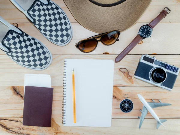 Vista dall'alto di Accessori da viaggio Costumi, Il costo del viaggio vaca — Foto Stock