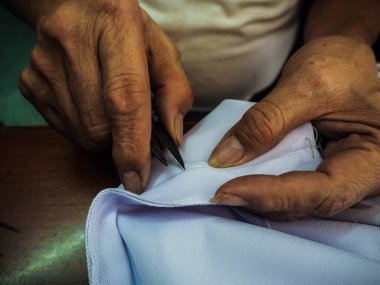 Profesyonel dikiş makas için yapıyor iplik kesme