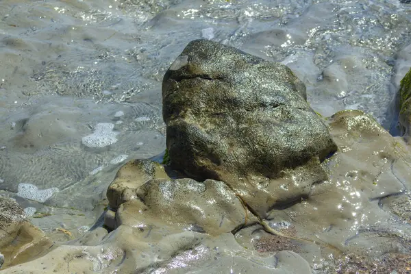 Antigas Formações Pedra Contra Pano Fundo Água Mar Clara Byala — Fotografia de Stock