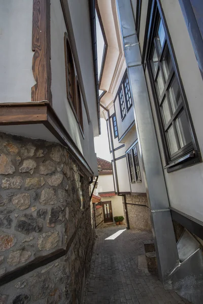 Architecture Old Town Narrow Cobblestone Street Picturesque Revival Houses Ohrid — Stock Photo, Image