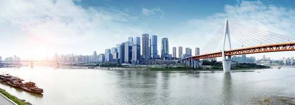 Роскошные конференц-залы со столами и стульями
