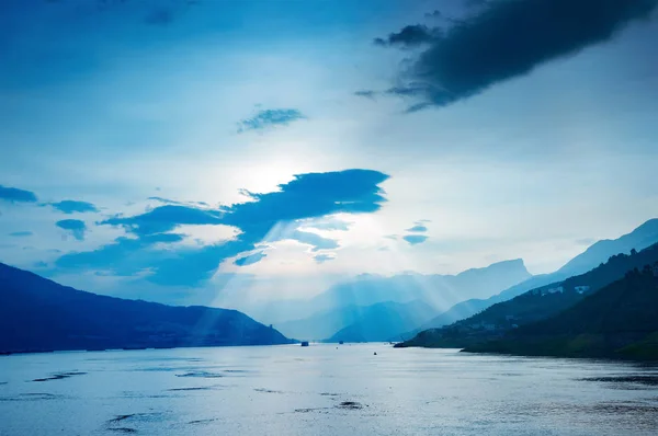 Китай три ущелини річки Янцзи — стокове фото