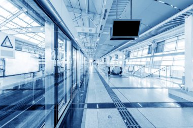 Metro istasyonları ve yolcu