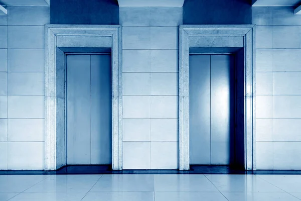 Entrada de elevador azul — Fotografia de Stock