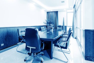 Toplantı salonları ve masa ve sandalyeler