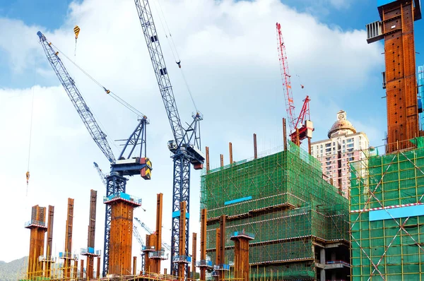 Guindaste de canteiro de obras close-up — Fotografia de Stock