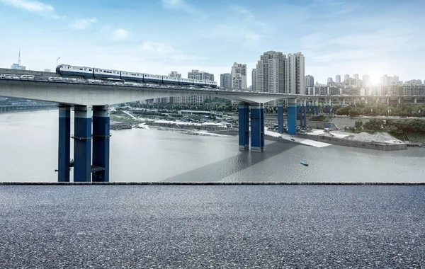 中国重慶に次元の交通 — ストック写真