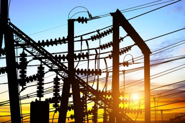 Günbatımı zamanı Trafo Merkezi