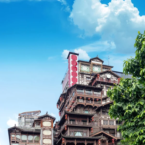 Çin Chongqing geleneksel evler stilts üzerinde — Stok fotoğraf