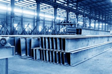 Büyük çelik fabrikası ambar