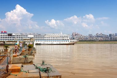 Yangtze nehir gezisi demirledi