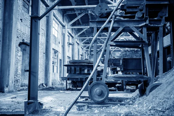 Abandoned old factory — Stock Photo, Image