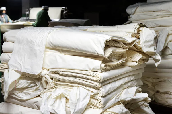Das Tuch der Textilfabrik ist dicht — Stockfoto
