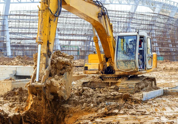 Escavatore al lavoro — Foto Stock