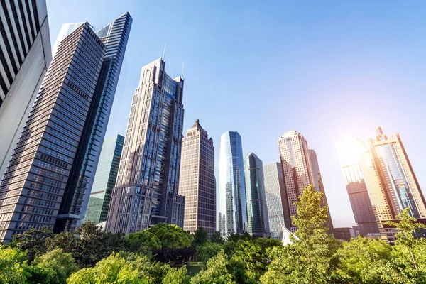 Edificios emblemáticos en Shanghai, China — Foto de Stock